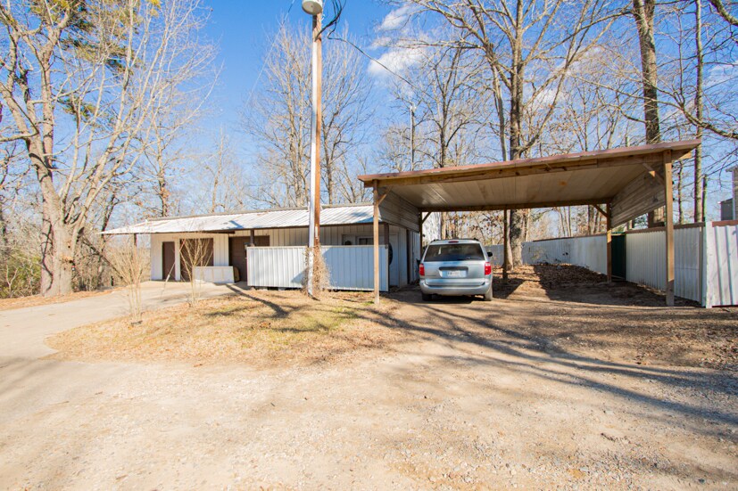 More Photos Of 18501 County Road 3131, Gladewater Multifamily For Sale