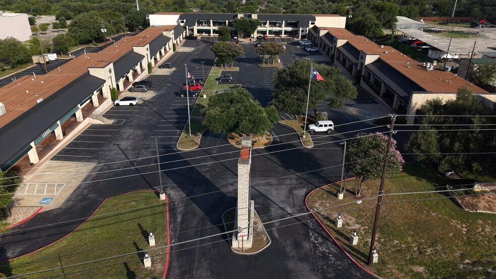 Primary Photo Of 1310 Ranch Road 620 N, Lakeway Unknown For Lease