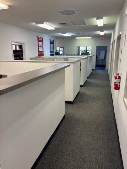 More Photos Of 1949 Commonwealth Ln, Tallahassee Office For Sale