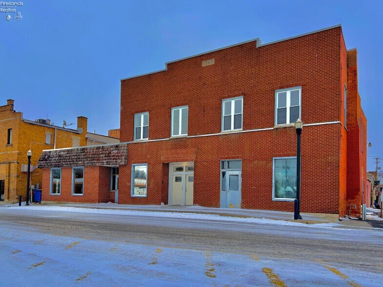 More Photos Of 110 Railroad St, Clyde Restaurant For Sale