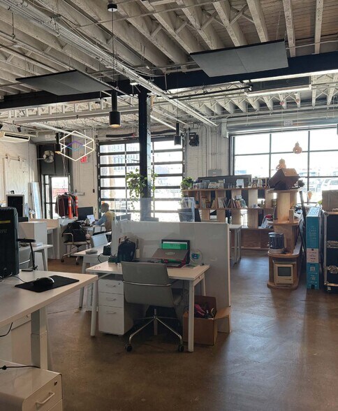 More Photos Of 190 West St, Brooklyn Warehouse For Lease