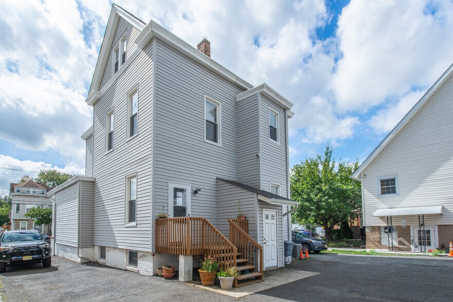 More Photos Of 374 Clifton Ave, Clifton Office For Sale