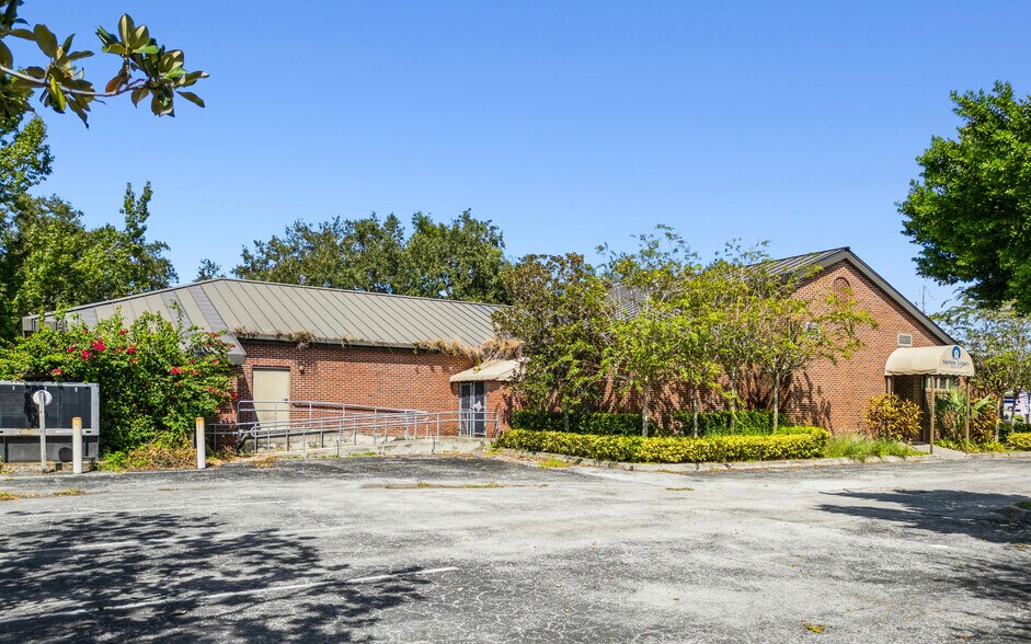 More Photos Of 1121 1st St S, Winter Haven Medical For Sale