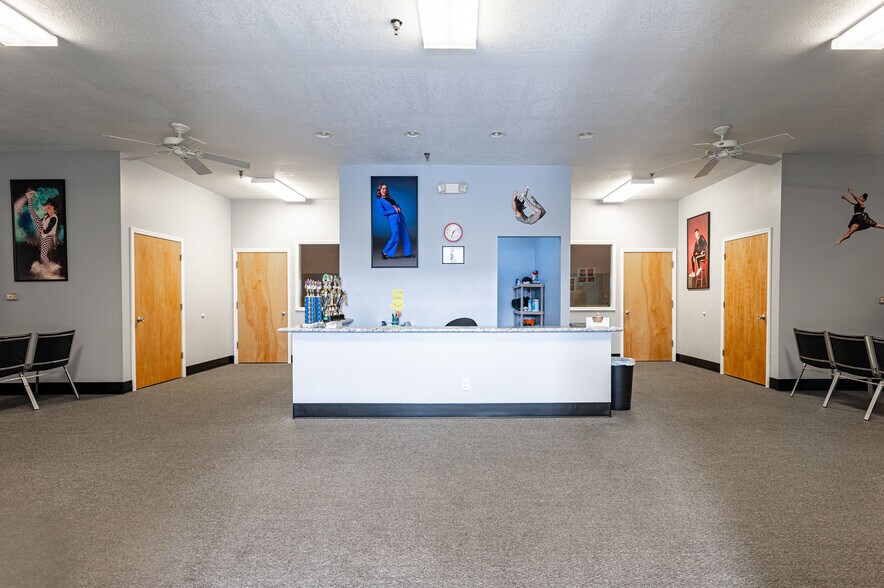 More Photos Of 1366 S Wabash St, Wabash Office For Sale