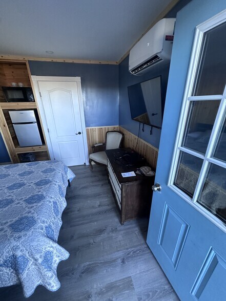 More Photos Of 430 S C St, Virginia City Hotel For Sale