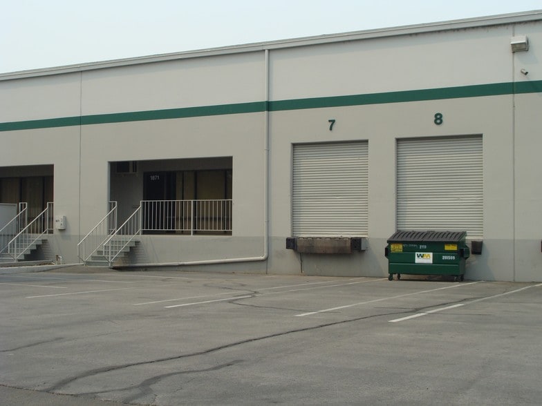 More Photos Of 1823-1887 Deming Way, Sparks Warehouse For Lease