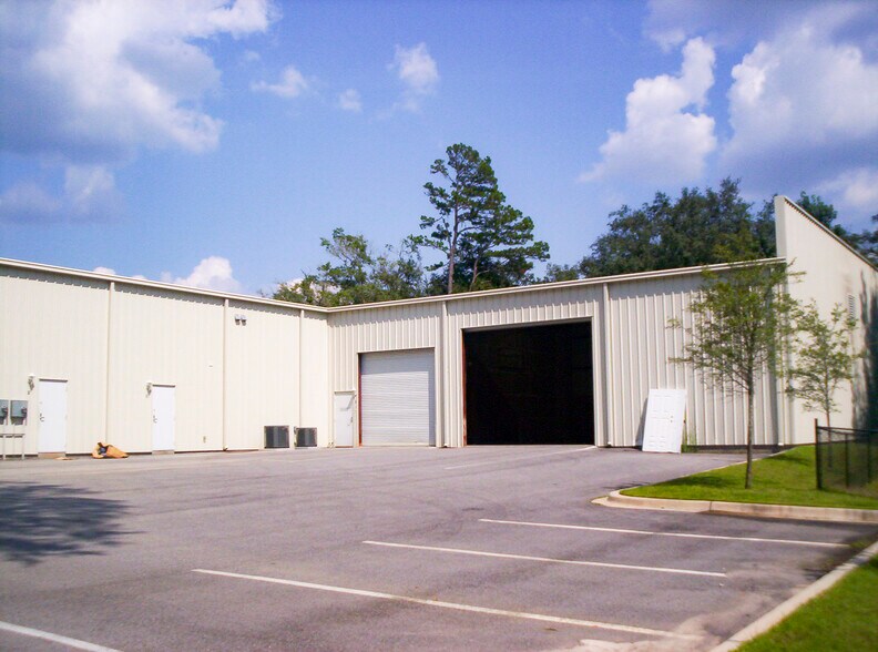 More Photos Of 4030 N Monroe St, Tallahassee Light Distribution For Sale