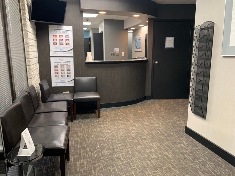 More Photos Of 519 N Cass Ave, Westmont Medical For Lease