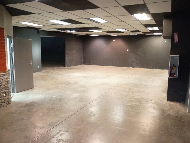 More Photos Of 5740 Logan St, Denver Warehouse For Lease
