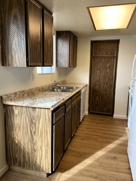 More Photos Of 619 E Ridgecrest Blvd, Ridgecrest Apartments For Sale