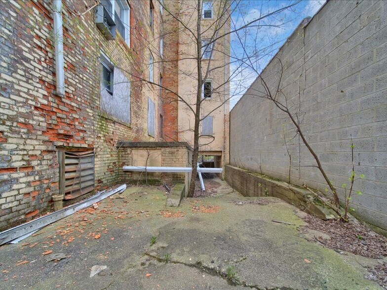 More Photos Of 280 Richton St, Highland Park Apartments For Sale