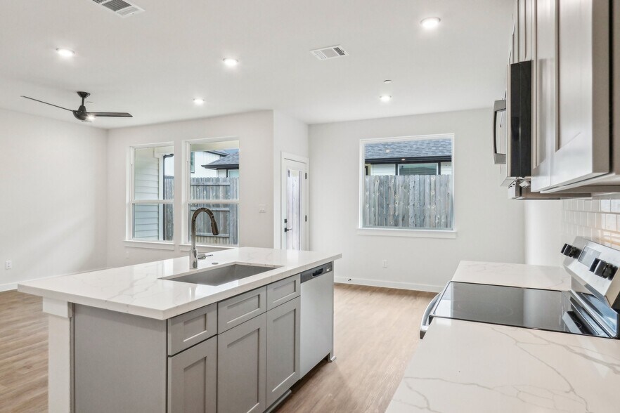 More Photos Of 2600 Gattis School Rd, Round Rock Multifamily For Sale