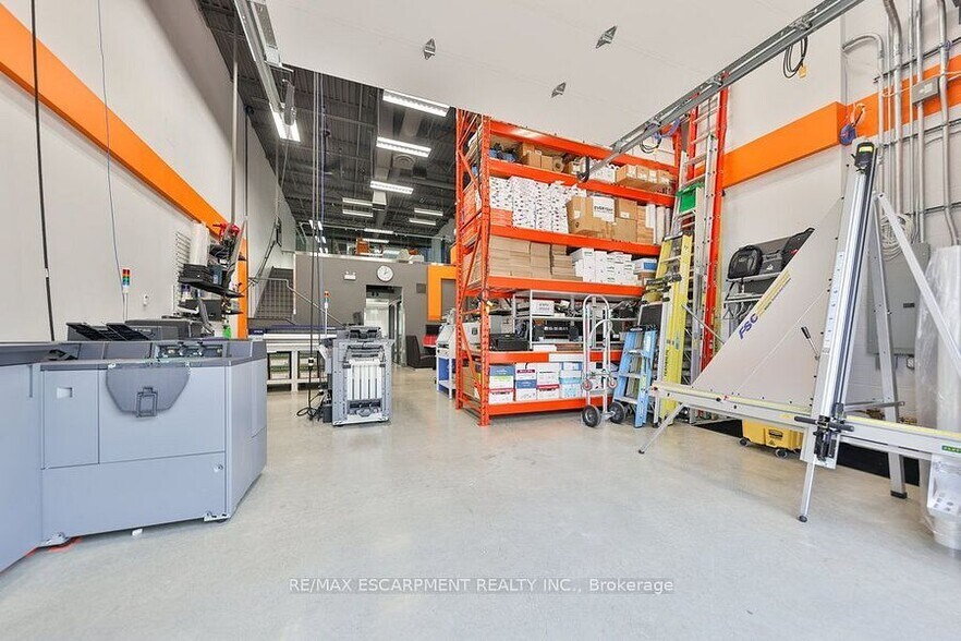 More Photos Of 1225 Queensway E, Mississauga Industrial For Sale