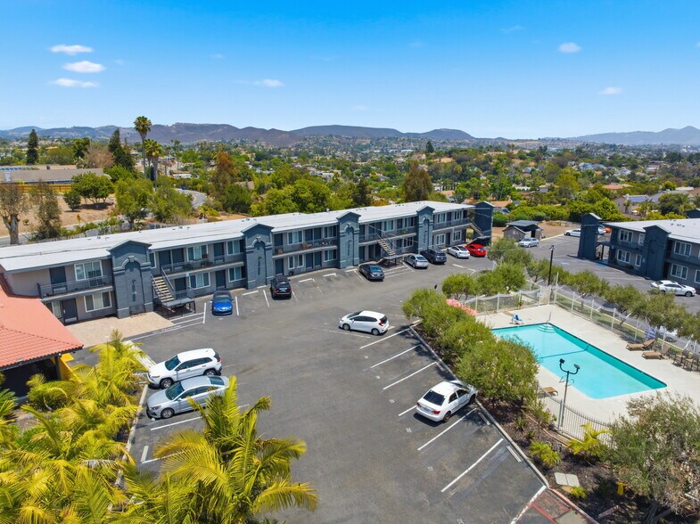More Photos Of 330 Mar Vista Dr, Vista Apartments For Sale