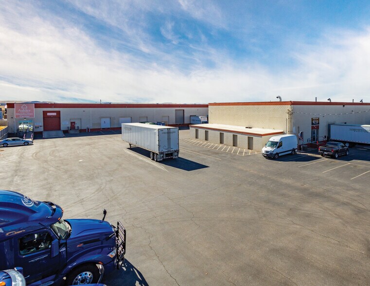 More Photos Of 865-955 W Amity Rd, Boise Warehouse For Lease