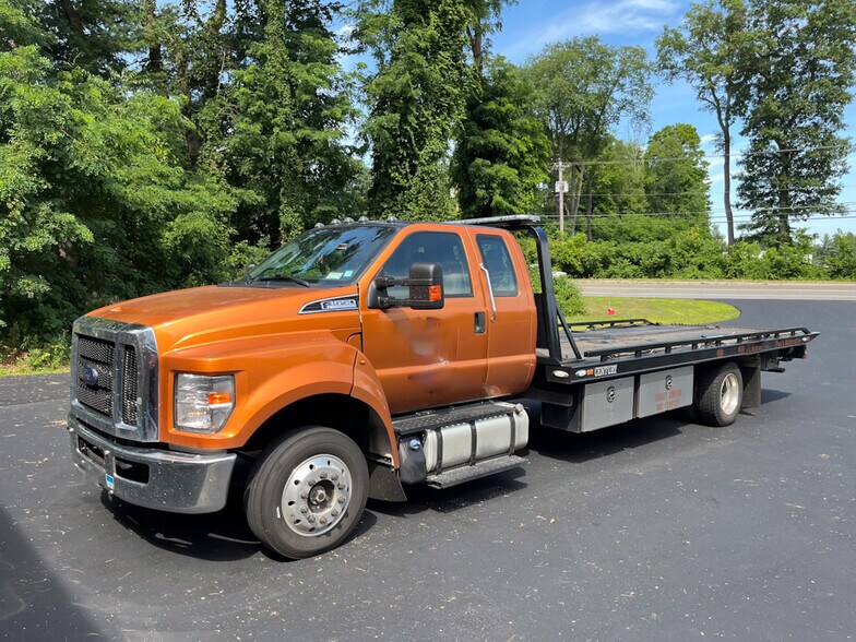 More Photos Of 280 Ushers Rd, Clifton Park Auto Repair For Sale