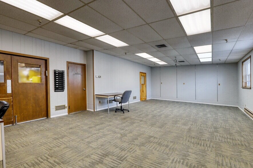 More Photos Of 845 Bloomfield Ave, Clifton Manufacturing For Lease