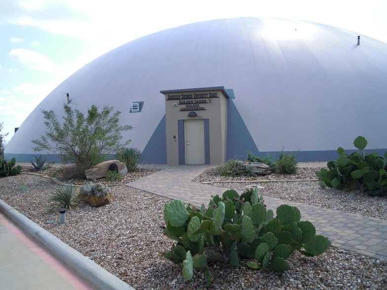 More Photos Of 3063 Outlet Center Dr, Sealy Flex For Sale