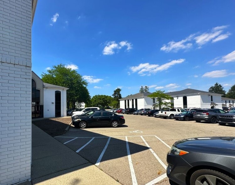 More Photos Of 28 E Rahn Rd, Kettering Unknown For Lease