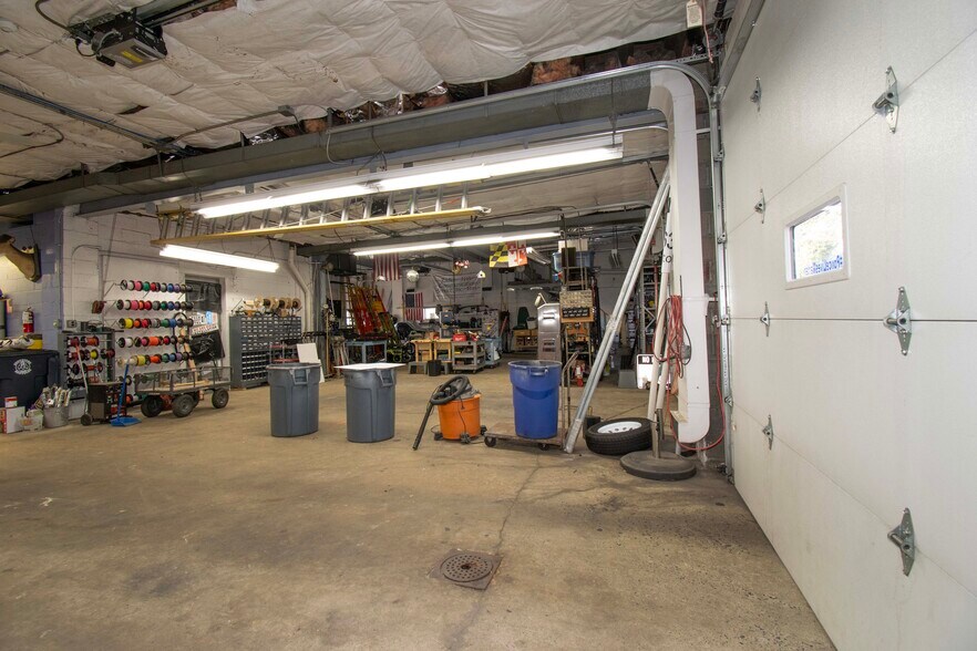 More Photos Of 940 Eddystone Ave, Eddystone Warehouse For Sale