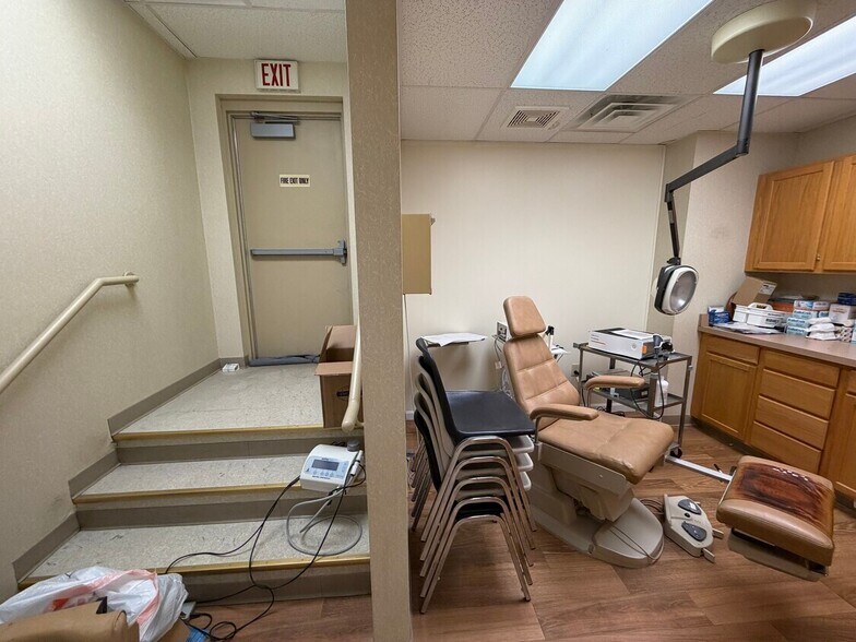 More Photos Of 2030 Center St, Northampton Flex For Lease