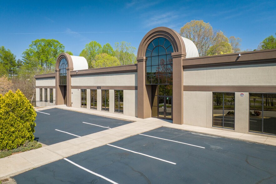 More Photos Of 1270 25th Street Pl SE, Hickory Medical For Lease