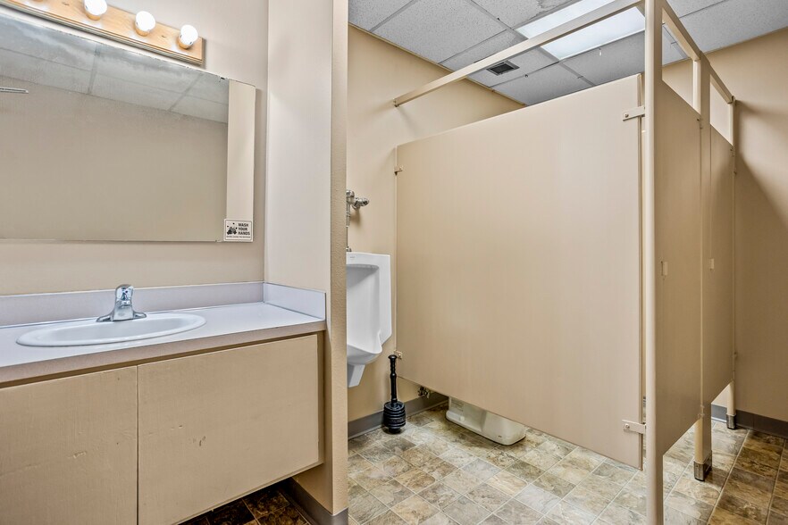 More Photos Of 7511 W Arrowhead Ave, Kennewick Office For Lease