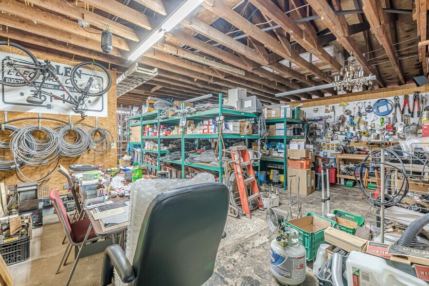 More Photos Of 614 King Arnold St, Hapeville Storefront Retail Office For Sale