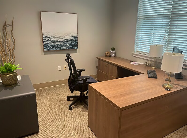 More Photos Of 100 10th St, Charlottesville Office For Sale