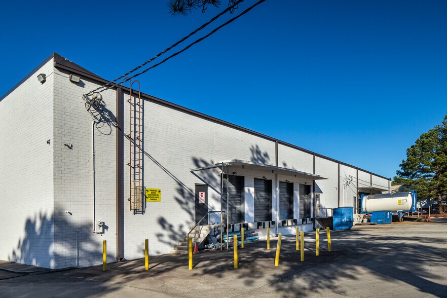 More Photos Of 1862-1872 Enterprise Dr, Norcross Distribution For Lease