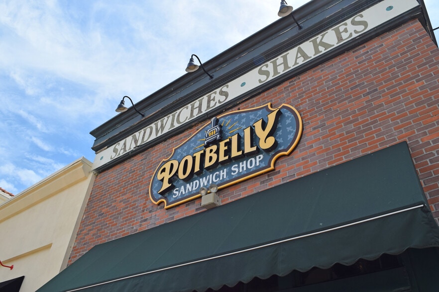 More Photos Of 601 W 15th St, Plano Restaurant For Lease