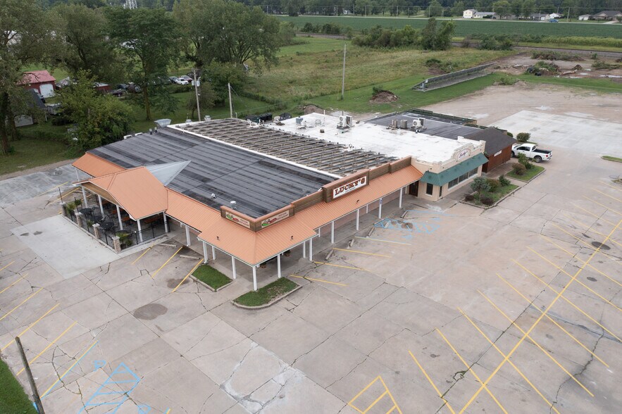 More Photos Of 1401 S Morley St, Moberly Restaurant For Sale