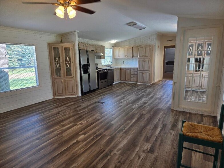 More Photos Of , Chandler Specialty For Sale