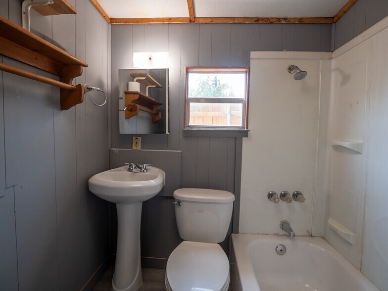 More Photos Of 420 W Johnson St, Norman Multifamily For Sale