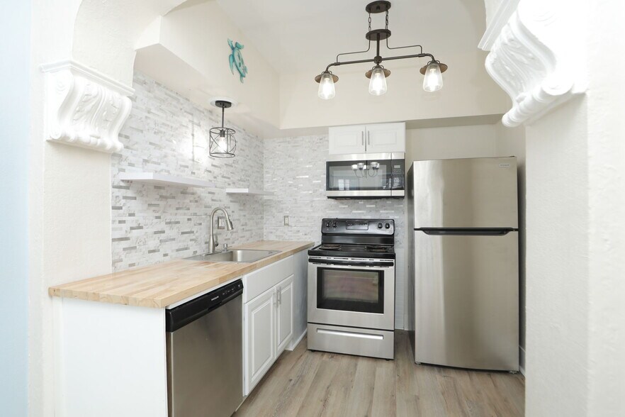 More Photos Of 717 Broadway St, Galveston Apartments For Sale