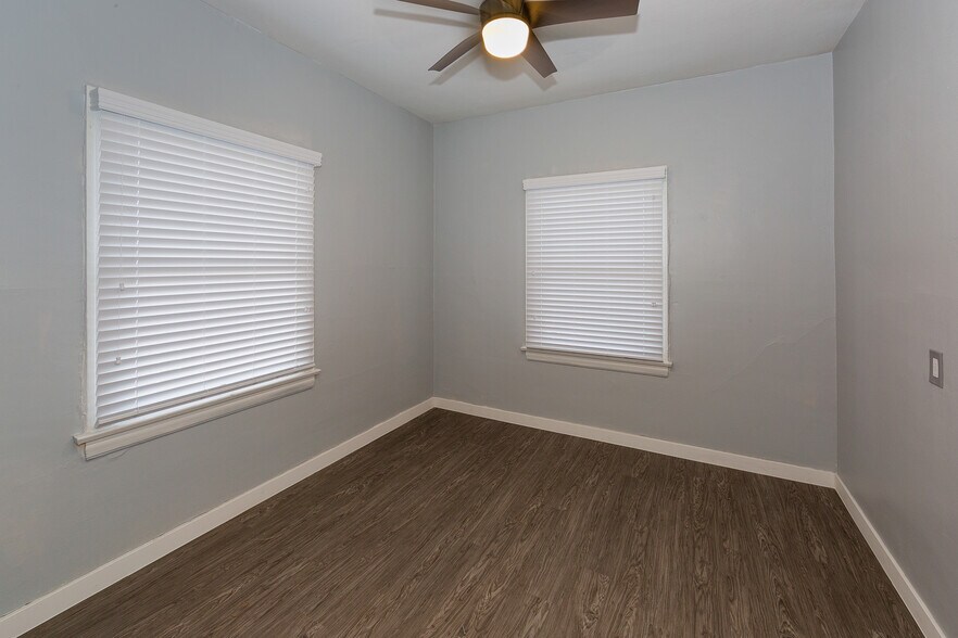 More Photos Of 1735 E 10th St, Long Beach Apartments For Sale