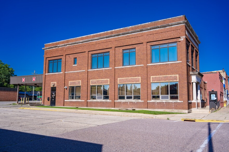 More Photos Of 129 E Bridge St, New Lisbon Bank For Sale