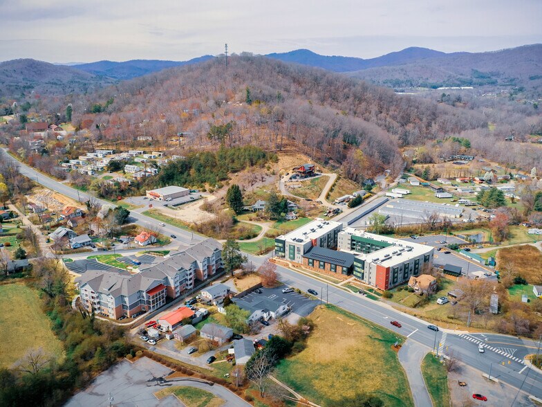 More Photos Of 2236 US 70 Hwy, Swannanoa General Retail For Sale