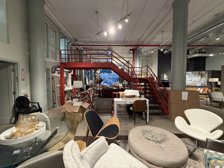 More Photos Of 44 W 24th St, New York Apartments For Lease