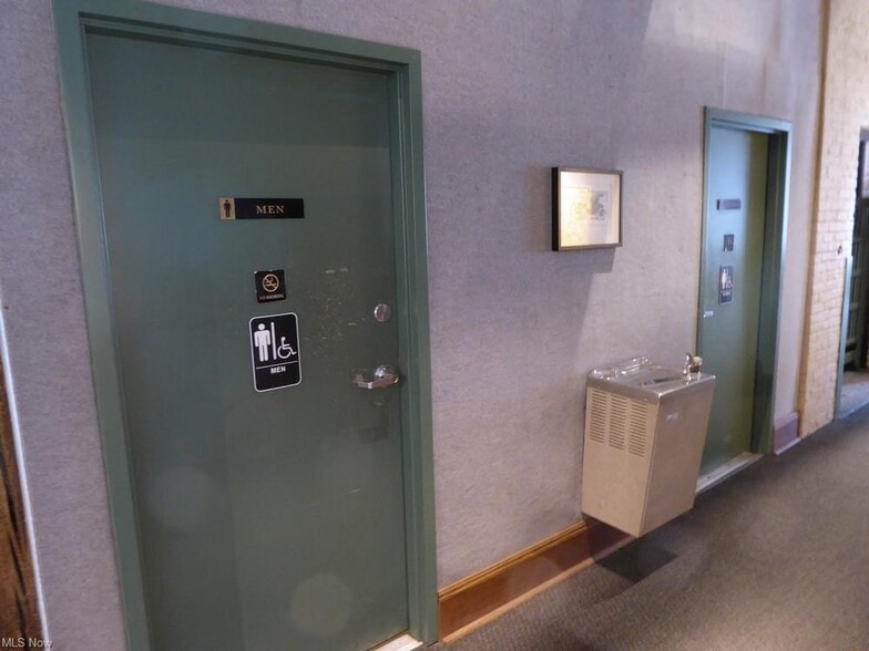 More Photos Of 1667 E 40th St, Cleveland Loft Creative Space For Sale