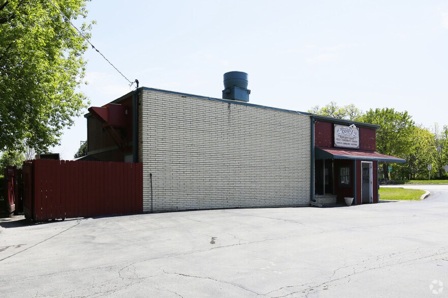 More Photos Of 127 W Lake St, Bloomingdale Fast Food For Sale