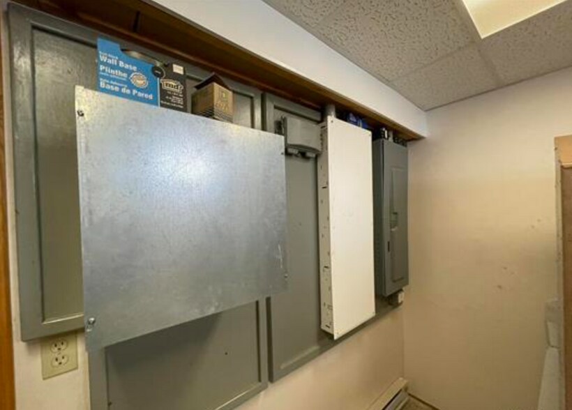 More Photos Of 100 Axle Dr, Caspian Service For Sale