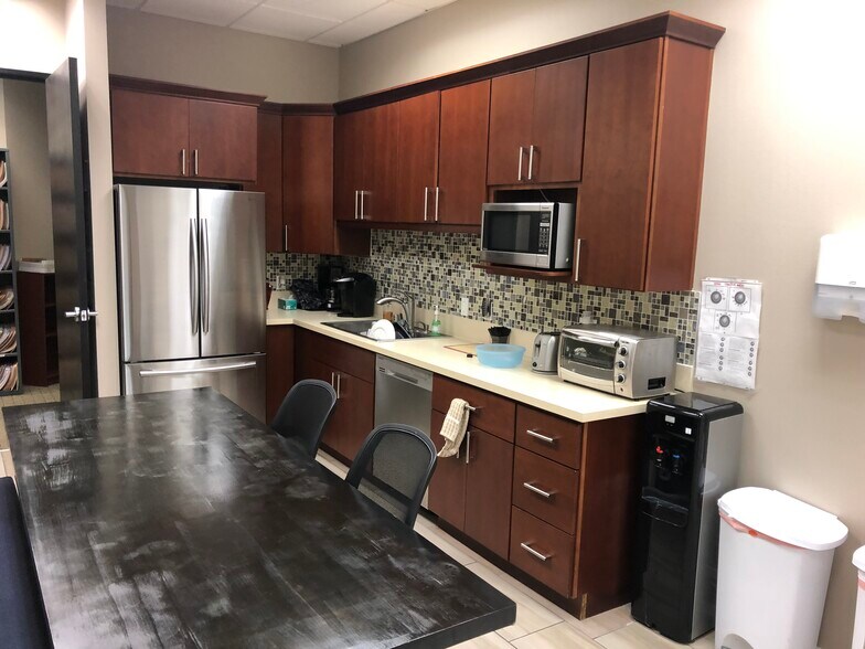 More Photos Of 6741 Katella Ave, Cypress Research And Development For Lease