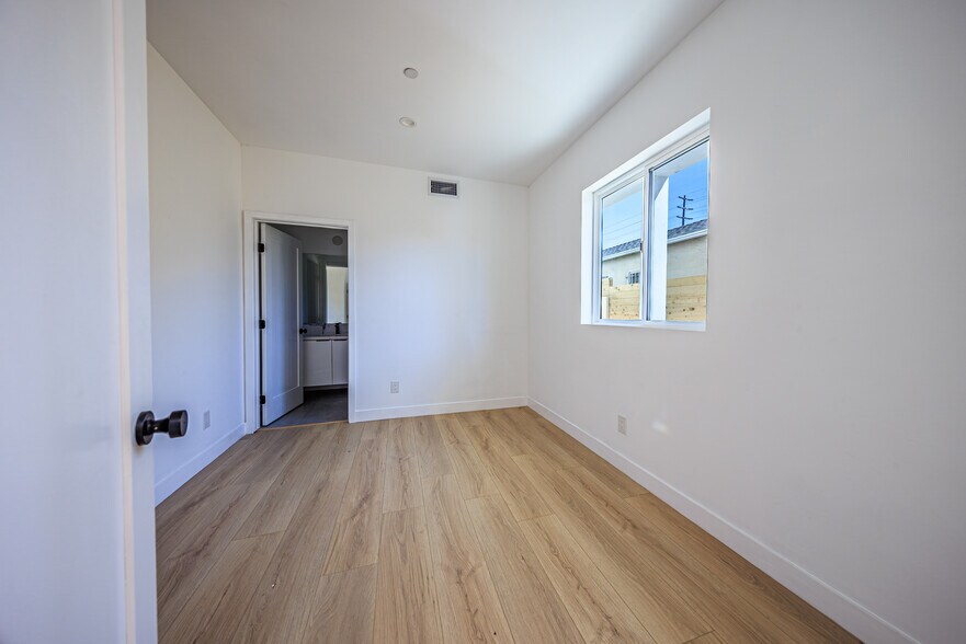 More Photos Of 1954-1958 Purdue Ave, Los Angeles Apartments For Sale