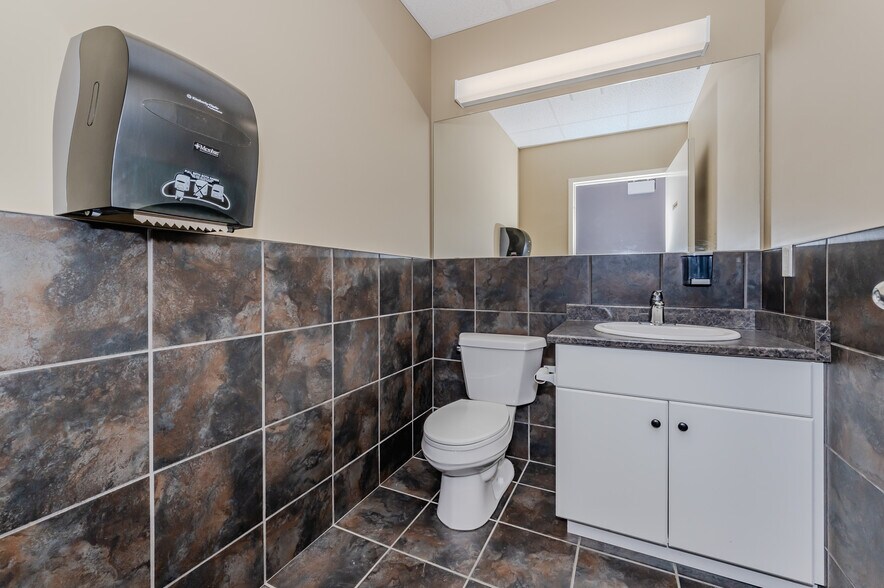 More Photos Of 90 Earl Martin Dr, Woolwich Medical For Lease