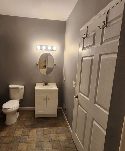 More Photos Of 3582-3586 NY-32, Saugerties Apartments For Sale