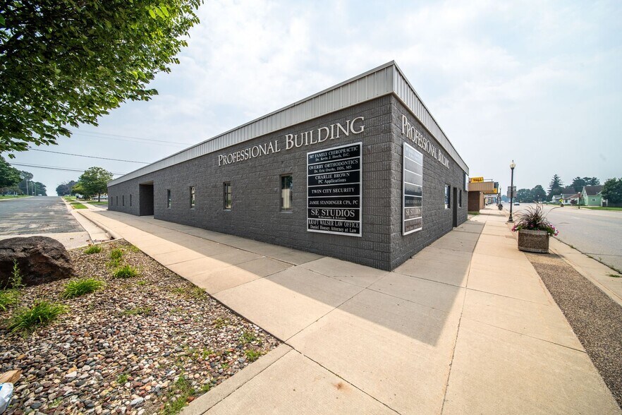 More Photos Of 100 2nd St SE, Stewartville Medical For Lease
