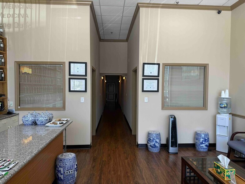 More Photos Of 5150 Buford Hwy NE, Doraville Storefront For Sale