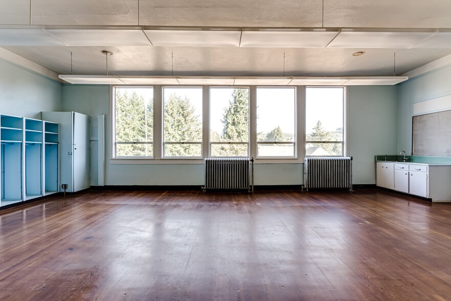 More Photos Of 80304 Old Lorane Hwy, Eugene Lodge Meeting Hall For Sale