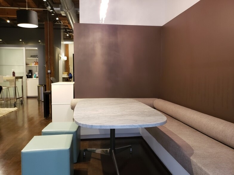 More Photos Of 824 W Superior St, Chicago Office Residential For Sale